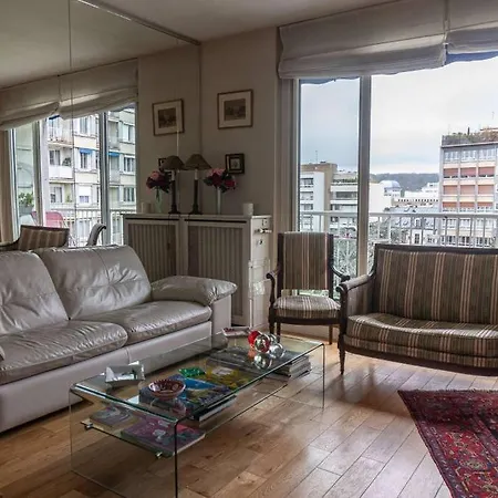 Charming And Spacious With Balcony Views Boulogne-Billancourt