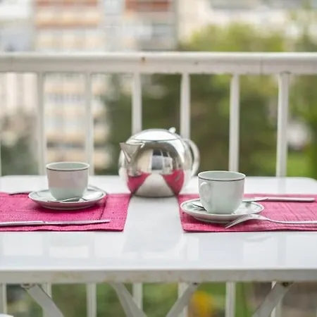 Charming And Spacious With Balcony Views * Boulogne-Billancourt